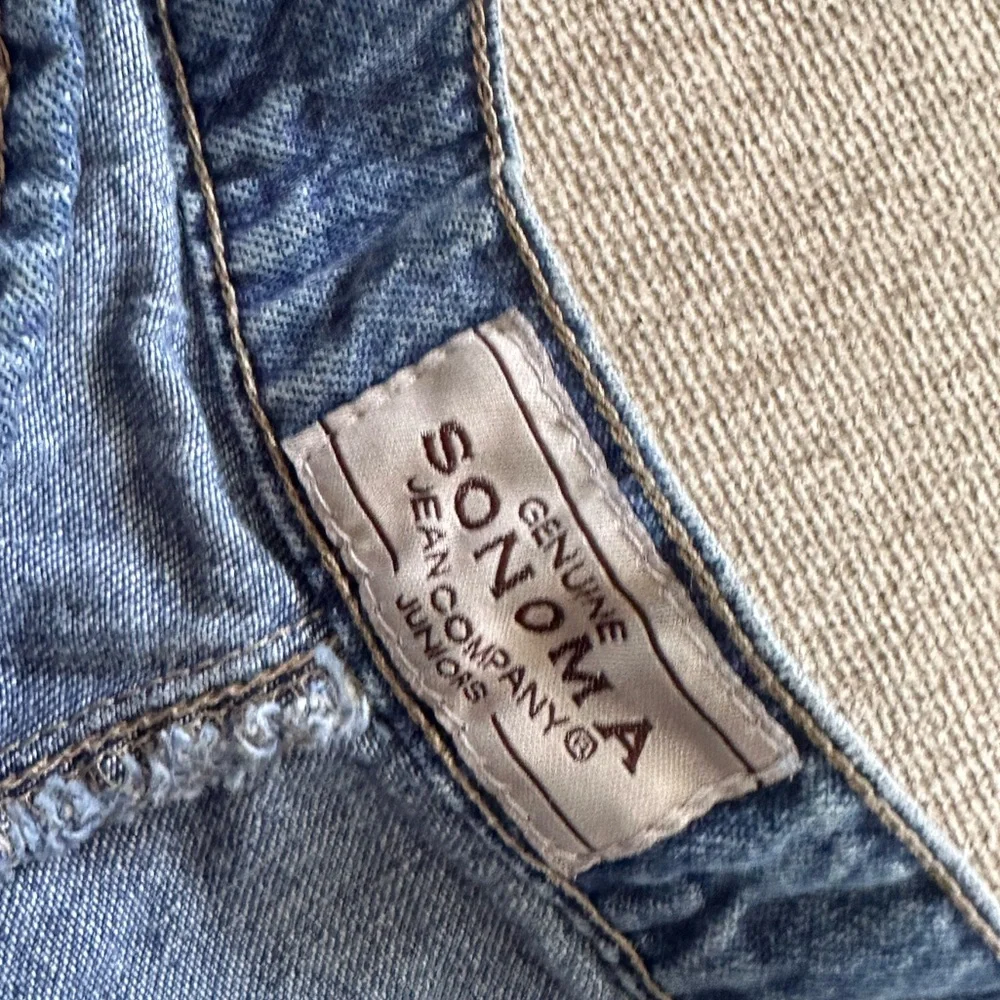 Shorts - Picture 2 of 3